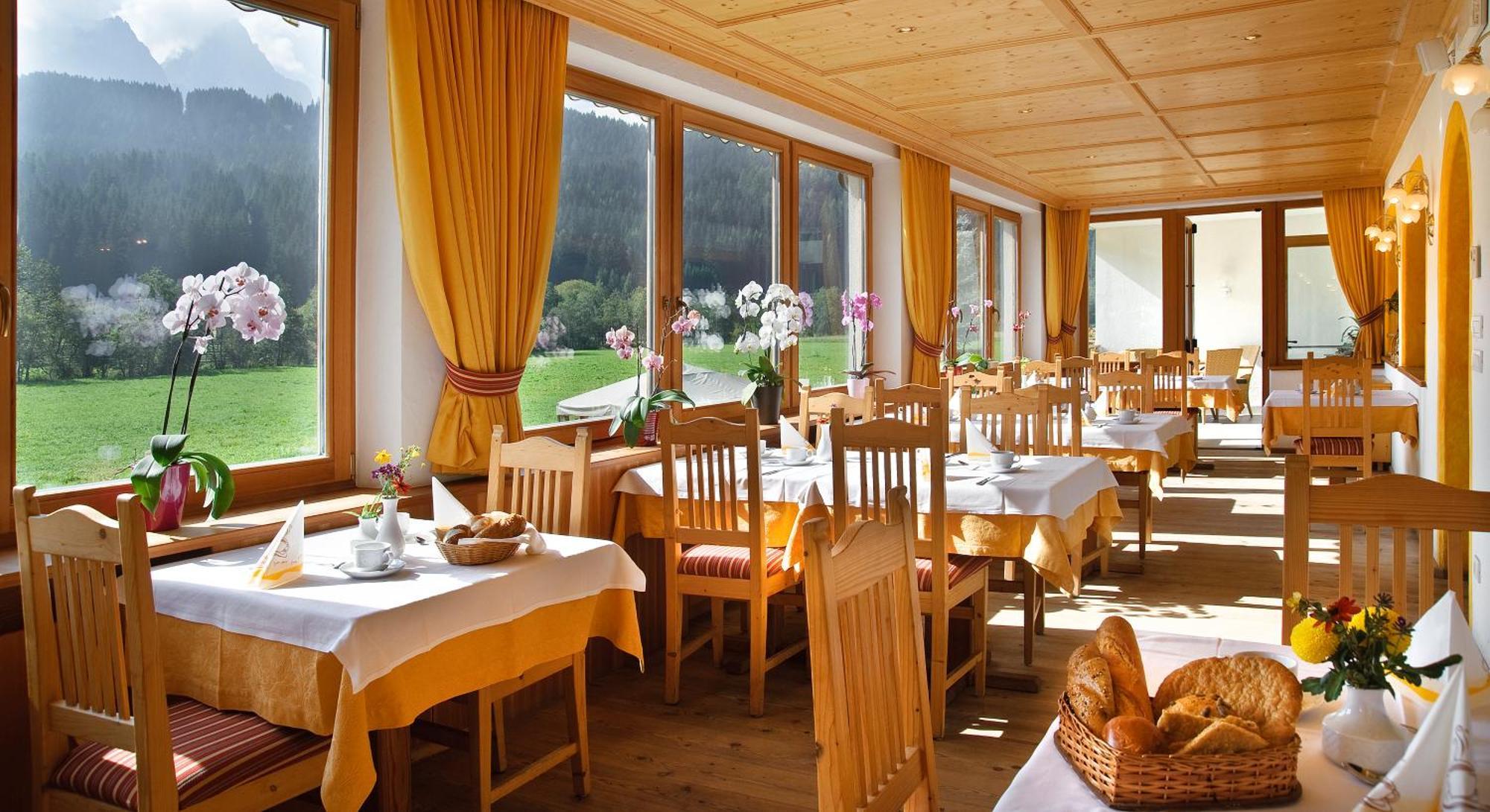 Helmhotel San Candido Exterior foto
